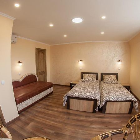 Panorama Apart-Hotel Kamjanets-Podilsky Buitenkant foto