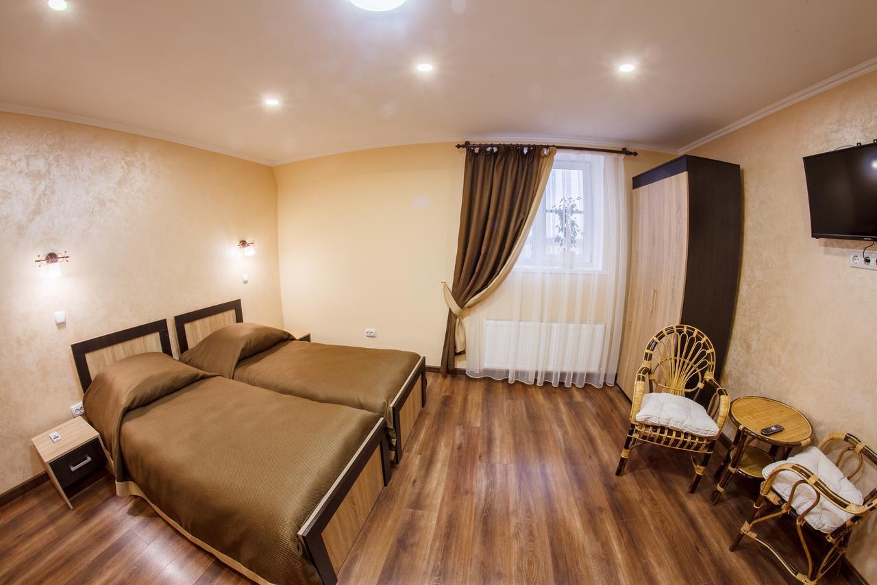 Panorama Apart-Hotel Kamjanets-Podilsky Buitenkant foto