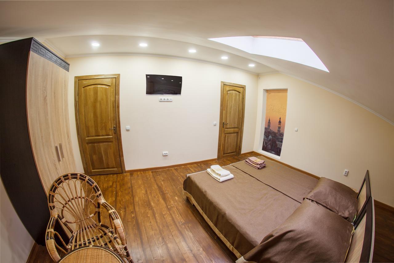 Panorama Apart-Hotel Kamjanets-Podilsky Buitenkant foto